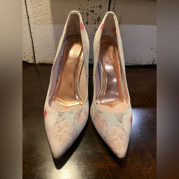 Ted Baker Women s KAWAAP Pump Grey Chelsea size 39 = 8.5 - Picture 4 of 10
